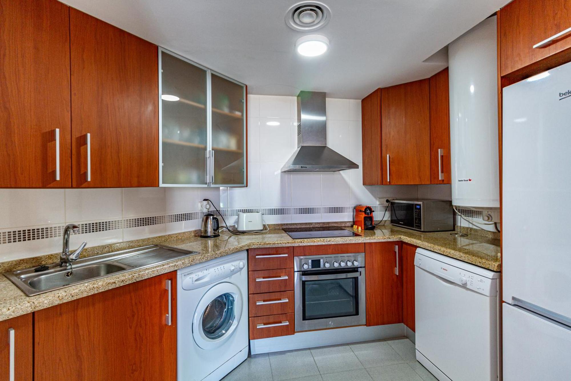 Apartment Vilapark With Pool, Free Parking, Terrace, Beach Бенидорм Екстериор снимка