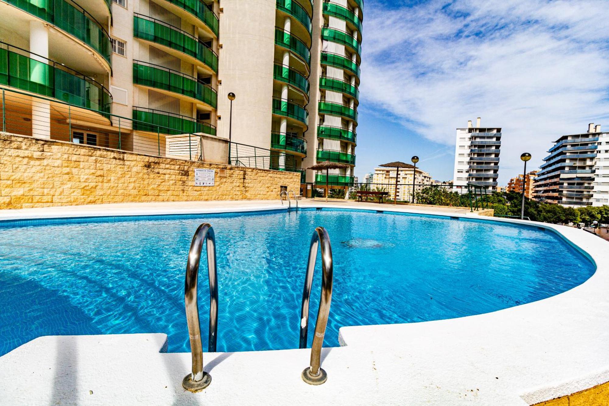 Apartment Vilapark With Pool, Free Parking, Terrace, Beach Бенидорм Екстериор снимка